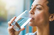 રિસર્ચ:થાક અને માઈગ્રેનનો દુખાવો ઓછો કરવો છે? તો દરરોજ 8 ગ્લાસ પાણી પીઓ, પથરીનું જોખમ પણ ઘટશે; જાણો પાણી પીવાના ફાયદાઓ